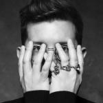 artist image Simon Curtis Joystick Super 8-Bit Heart