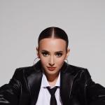 artist image Асия, NЮ Почему мы были вместе теперь я не понимаю [AJOYIB.net] Твой поцелуй - Single