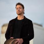 artist image Amos Lee Hold You Dreamland