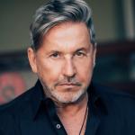 artist image Ricardo Montaner Un toque de misterio 